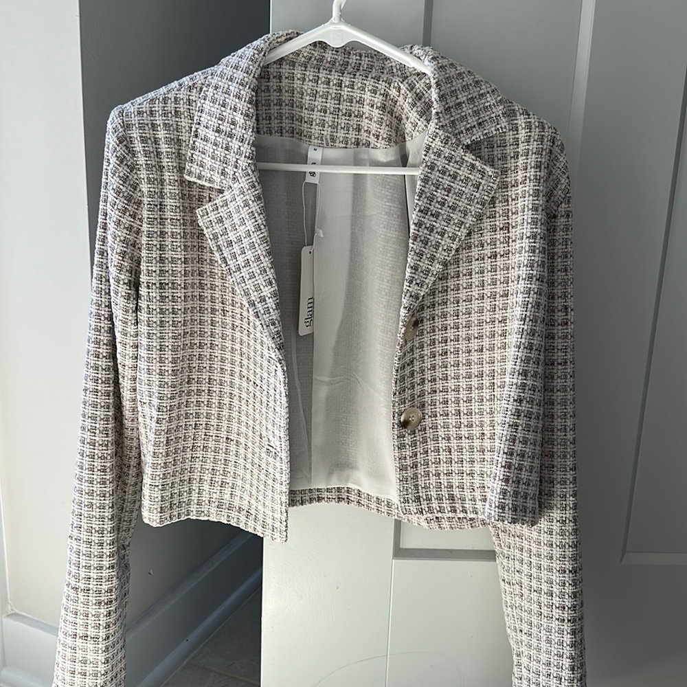 New These three botique blazer